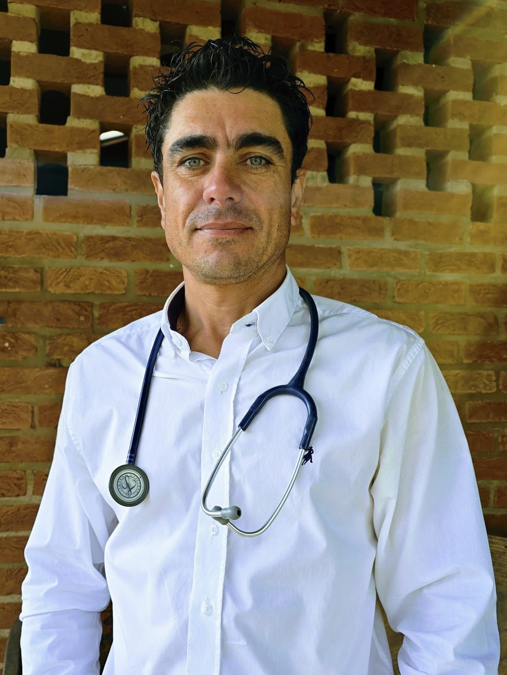 Dr. Neilson R. Pereira